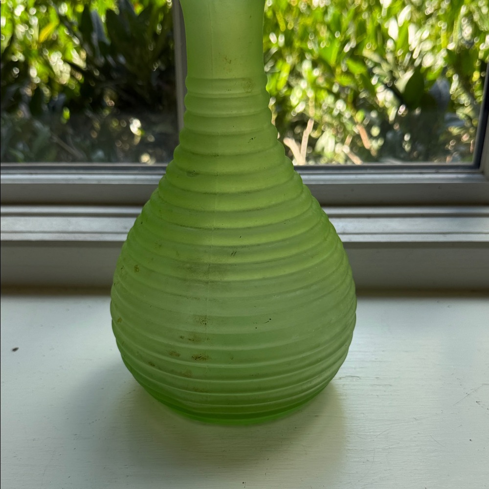 Vintage Uranium Glass Carafe Vase Frigidaire Green Satin Ribbed 1930s Bottle 9" - Picture 6 of 9